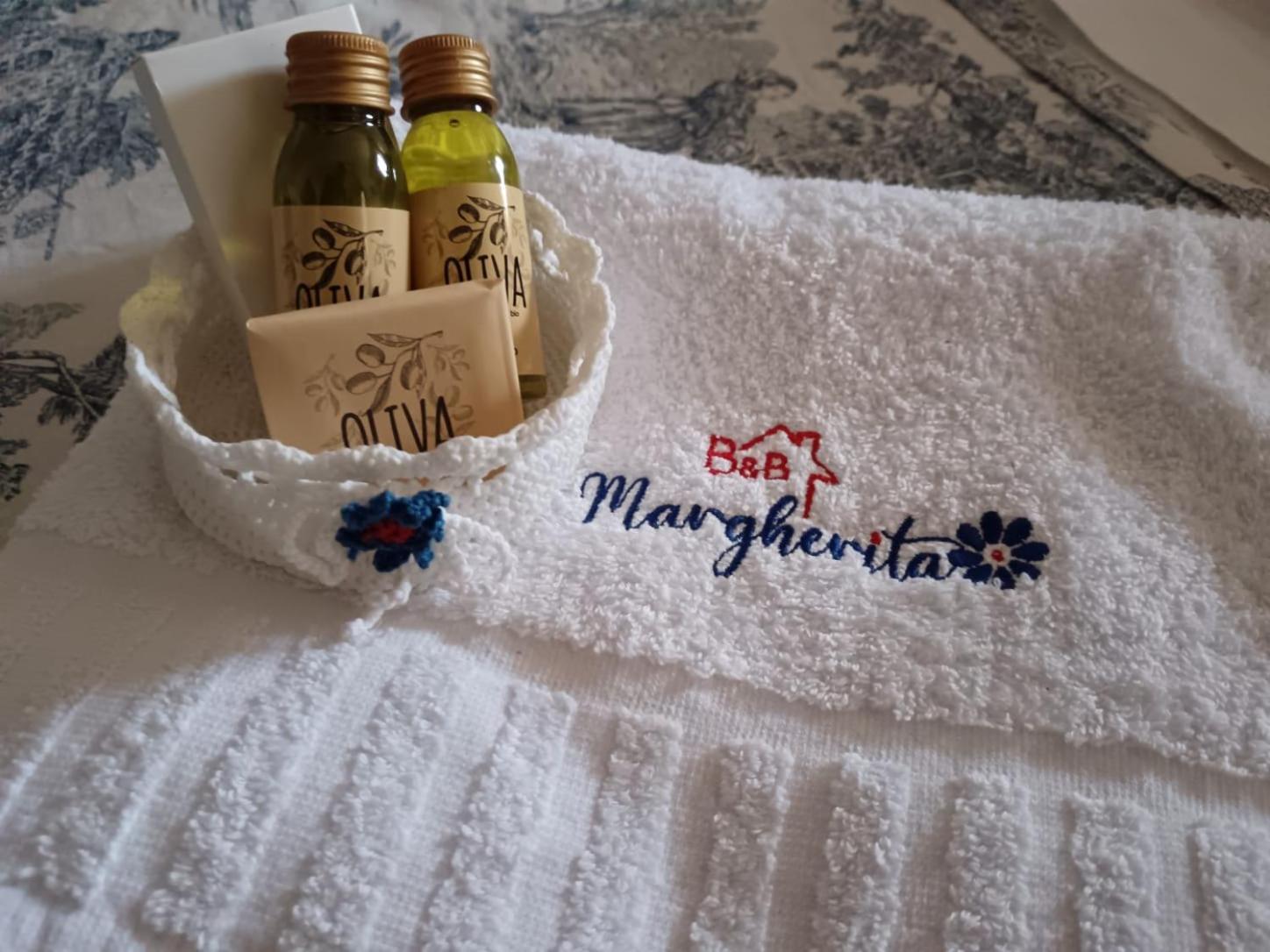 Bed And Breakfast Margherita & Home Restaurant Gerano Esterno foto