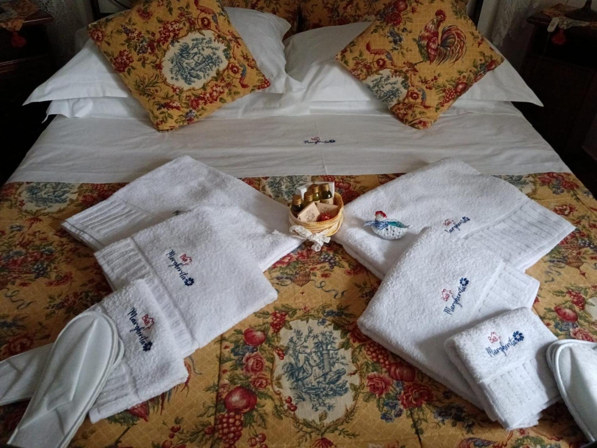 Bed And Breakfast Margherita & Home Restaurant Gerano Esterno foto
